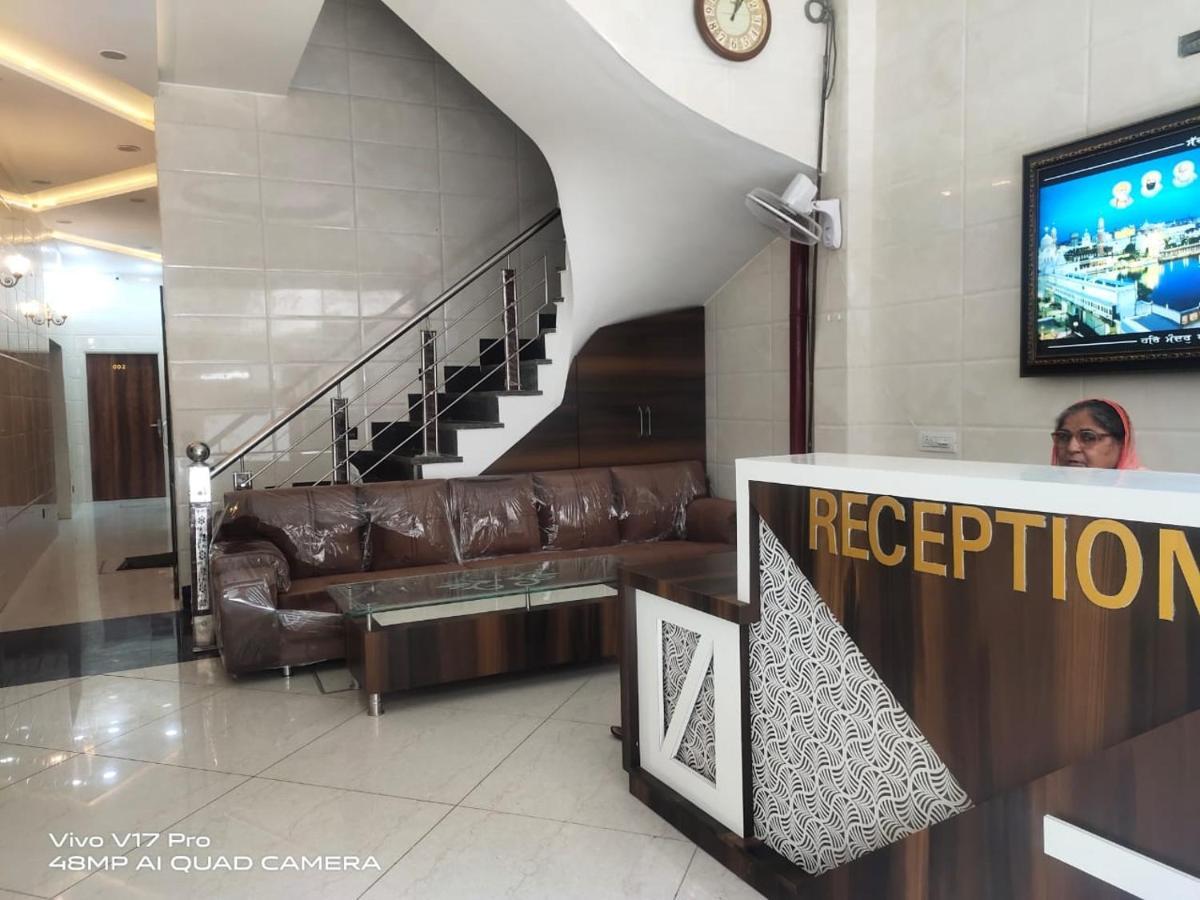 Jasneet Homestay Амритсар Экстерьер фото